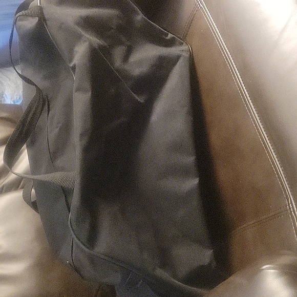 Harley-Davidson Black Duffel or Saddle Bag. Very good condition. Desirable! - Picture 2 of 9